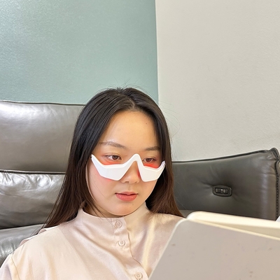 3D titreşim LED Kırmızı Işık Terapisi Göz Masajcısı Göz Torbaları ve Koyu Daireleri kaldırmak için