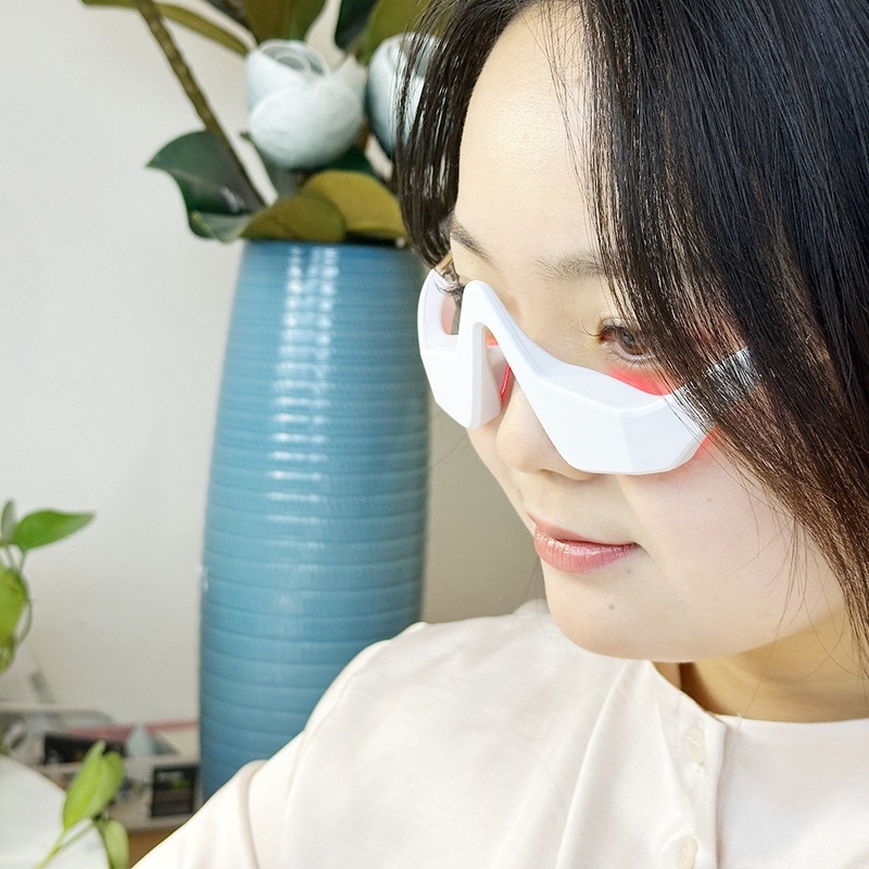 3D titreşim LED Kırmızı Işık Terapisi Göz Masajcısı Göz Torbaları ve Koyu Daireleri kaldırmak için